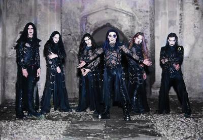 Groupe norvégien formé en 1993 et signé chez Nuclear Blast dès 1997 pour leur album Enthrone Darkness Triumphant, Dimmu Borgir s'est vite imposé comme un des leaders de la scène black-metal mondi